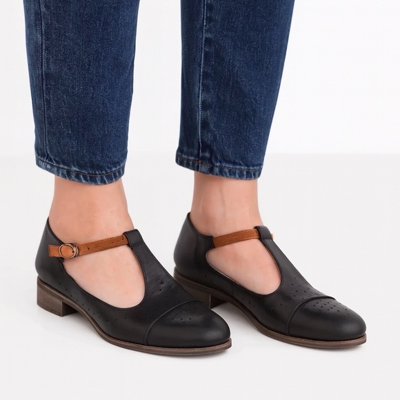 Julia Bo Shoes - JULIA BO | Leather Mary Jane Brogues Shoes in Black | Sz 8